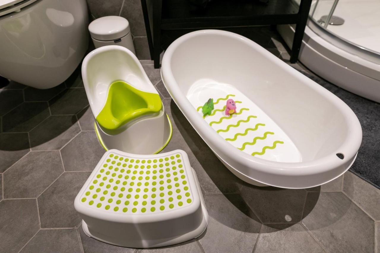 Brand New, Family-Friendly With A Great Location - Moon Apartment Вентспилс Экстерьер фото